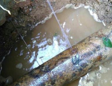 汝州楼顶渗水维修公司分享下地暖漏水的原因及检测方法。